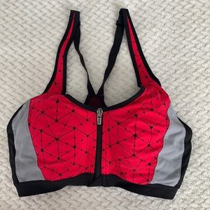 32D Victoria’s Secret high impact sports bra